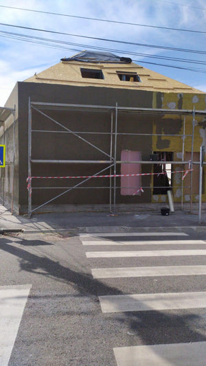 Projet de maison métallique à Sibiu de 191 mètres carrés, application d'enduit de lissage thumbnail