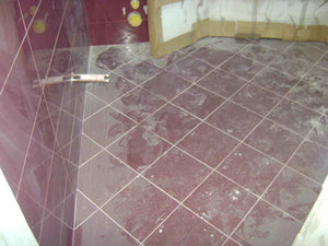 Finitions intérieures comprenant la pose de carrelage, de faïence et de plafonds pour une maison de 140 mètres carrés thumbnail
