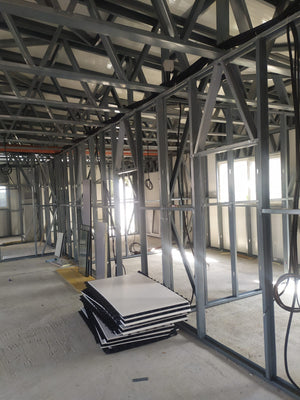 Projet de halle métallique de 240 mètres carrés à Bucarest, installation du chauffage par le sol thumbnail