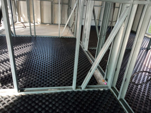 Projet de halle métallique de 240 mètres carrés à Bucarest, installation du chauffage par le sol thumbnail