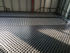 Projet de halle métallique de 240 mètres carrés à Bucarest, installation du chauffage par le sol thumbnail