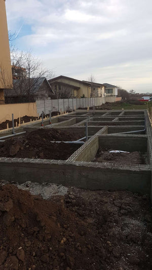 Projet de halle métallique de désenclavement de la fondation et installation des installations sanitaires thumbnail