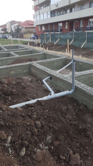 Projet de halle métallique de désenclavement de la fondation et installation des installations sanitaires thumbnail