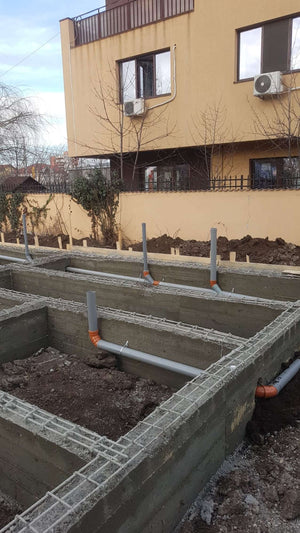 Projet de halle métallique de désenclavement de la fondation et installation des installations sanitaires thumbnail