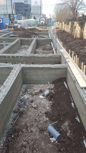 Projet de halle métallique de désenclavement de la fondation et installation des installations sanitaires thumbnail