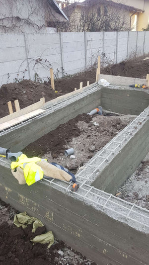 Projet de halle métallique de désenclavement de la fondation et installation des installations sanitaires thumbnail
