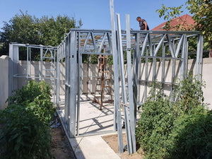 Conception et montage de la structure métallique pour une annexe domestique thumbnail