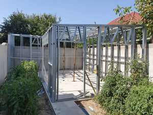 Conception et montage de la structure métallique pour une annexe domestique thumbnail