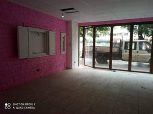 Rénovation d'un espace commercial de type pâtisserie à Bucarest thumbnail