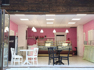 Rénovation d'un espace commercial de type pâtisserie à Bucarest thumbnail