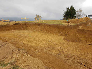 Excavation manuelle des poutres et des paliers pour la fondation d'un restaurant de 620 m² dans le département de Brasov thumbnail