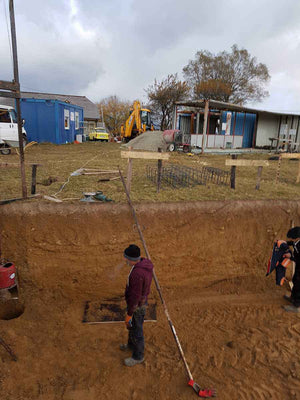 Excavation manuelle des poutres et des paliers pour la fondation d'un restaurant de 620 m² dans le département de Brasov thumbnail