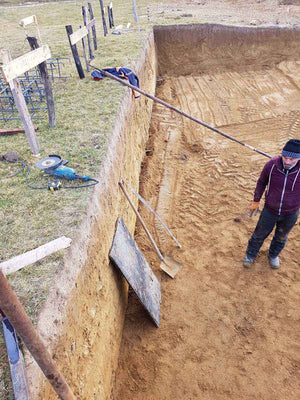 Excavation manuelle des poutres et des paliers pour la fondation d'un restaurant de 620 m² dans le département de Brasov thumbnail