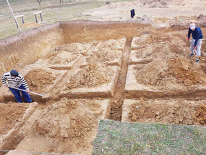 Excavation manuelle des poutres et des paliers pour la fondation d'un restaurant de 620 m² dans le département de Brasov thumbnail