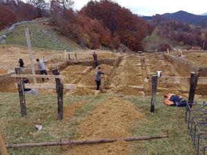 Excavation manuelle des poutres et des paliers pour la fondation d'un restaurant de 620 m² dans le département de Brasov thumbnail