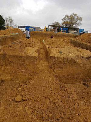 Excavation manuelle des poutres et des paliers pour la fondation d'un restaurant de 620 m² dans le département de Brasov thumbnail