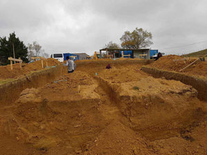Excavation manuelle des poutres et des paliers pour la fondation d'un restaurant de 620 m² dans le département de Brasov thumbnail