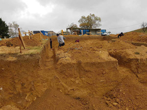 Excavation manuelle des poutres et des paliers pour la fondation d'un restaurant de 620 m² dans le département de Brasov thumbnail