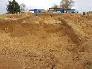 Excavation manuelle des poutres et des paliers pour la fondation d'un restaurant de 620 m² dans le département de Brasov thumbnail