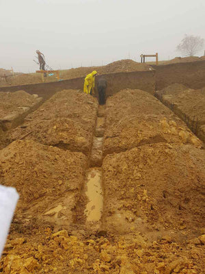 Excavation manuelle des poutres et des paliers pour la fondation d'un restaurant de 620 m² dans le département de Brasov thumbnail