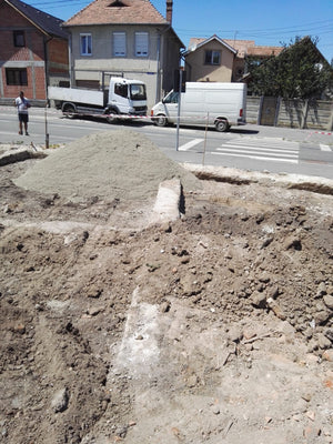 Excavation mécanisée pour la fondation d'une maison métallique Gold de 191 m² à Sibiu thumbnail