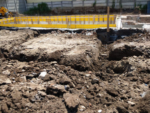 Excavation mécanisée et plantation de paliers pour la fondation du projet de halle de 240 mètres carrés thumbnail