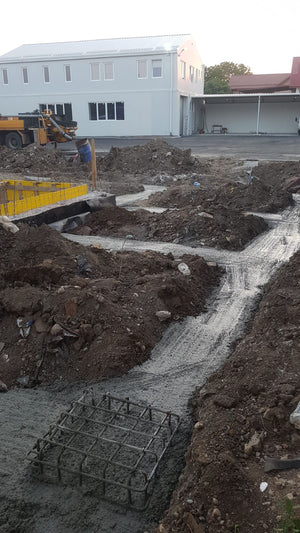 Excavation mécanisée et plantation de paliers pour la fondation du projet de halle de 240 mètres carrés thumbnail