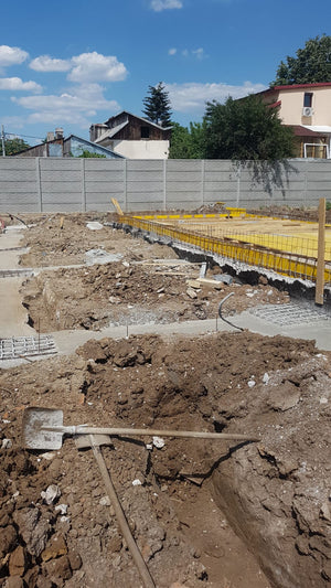 Excavation mécanisée et plantation de paliers pour la fondation du projet de halle de 240 mètres carrés thumbnail