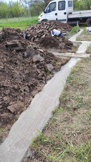 Excavation mécanisée et coulage de la semelle de fondation pour une maison de 130 m2 dans le département d'Ilfov, à Snagov thumbnail