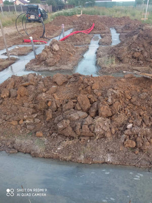 Excavation et coulage de béton pour la fondation d'une maison métallique de plain-pied dans le département d'Ilfov thumbnail