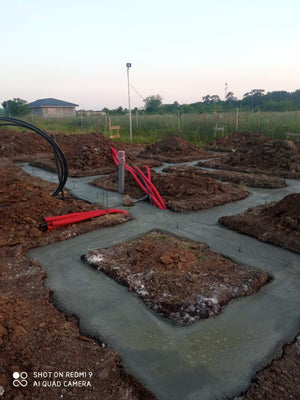 Excavation et coulage de béton pour la fondation d'une maison métallique de plain-pied dans le département d'Ilfov thumbnail