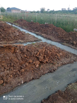 Excavation et coulage de béton pour la fondation d'une maison métallique de plain-pied dans le département d'Ilfov thumbnail