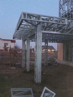 Montage de la structure métallique pour un projet de maison de 294 mètres carrés thumbnail