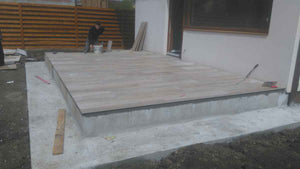 Terrasse extérieure non couverte carrelée projet de maison 191 mètres carrés thumbnail
