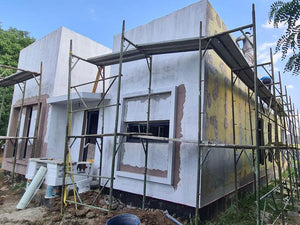 Isolation thermique extérieure à la laine de roche et enduit de finition pour la construction d'une maison de 130 mètres carrés thumbnail