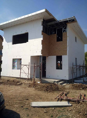 Projet de système d'isolation thermique pour une maison en structure métallique de 191 mètres carrés thumbnail