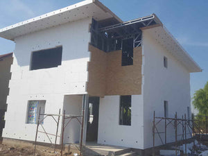 Projet de système d'isolation thermique pour une maison en structure métallique de 191 mètres carrés thumbnail
