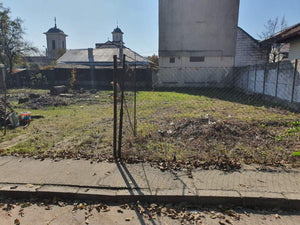 Traçage des axes de construction, excavation et coulage de la semelle de fondation d'une maison de 198 mètres carrés thumbnail