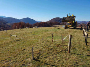 Traçage de la fondation pour un projet de restaurant de 620 mètres carrés dans le département de Brasov thumbnail