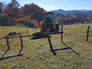 Traçage de la fondation pour un projet de restaurant de 620 mètres carrés dans le département de Brasov thumbnail