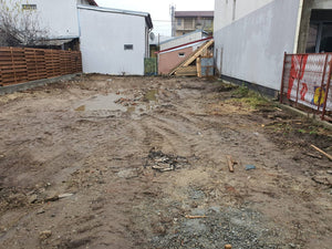 Traçage de l'excavation et mise en place de l'armature pour la fondation du projet de maison de 157 mètres carrés thumbnail