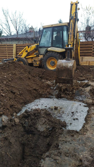 Traçage de l'excavation et mise en place de l'armature pour la fondation du projet de maison de 157 mètres carrés thumbnail