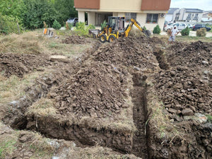 Traçage et excavation de la fondation pour une maison à un étage à Bucarest thumbnail
