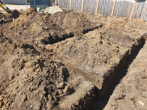 Traçage et excavation de la fondation pour une maison en structure métallique de 134 mètres carrés thumbnail