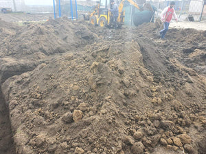 Traçage et excavation de la fondation pour une maison en structure métallique de 134 mètres carrés thumbnail