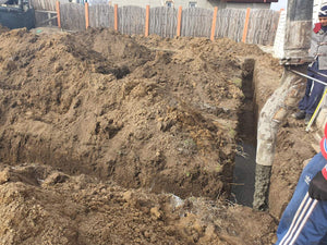 Traçage et excavation de la fondation pour une maison en structure métallique de 134 mètres carrés thumbnail