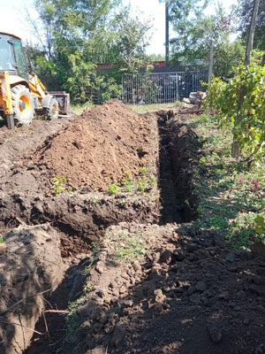 Traçage et excavation de la fondation pour la construction d'une maison de plain-pied de 84 mètres carrés dans le département d'Ialomita thumbnail