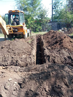 Traçage et excavation de la fondation pour la construction d'une maison de plain-pied de 84 mètres carrés dans le département d'Ialomita thumbnail