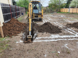 Traçage et excavation mécanisée de la fondation pour une maison sans étage dans le département d'Ilfov thumbnail