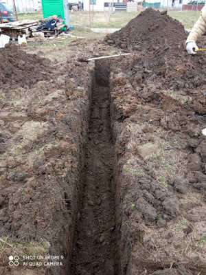 Traçage et excavation mécanisée de la fondation pour un projet de maison rez-de-chaussée et un étage à Berceni thumbnail